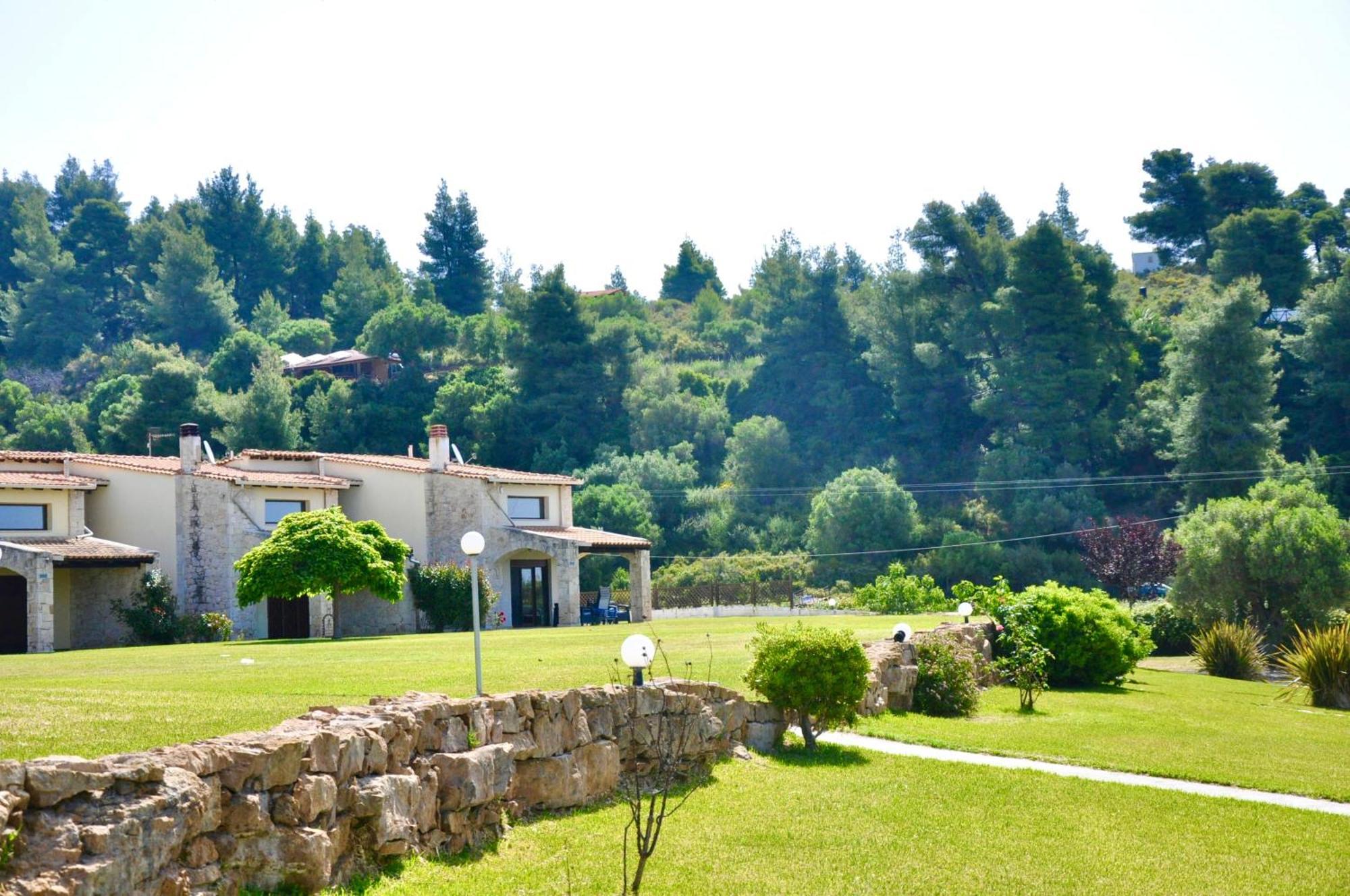 Stigmes Villas & Suites Nea Skioni Extérieur photo