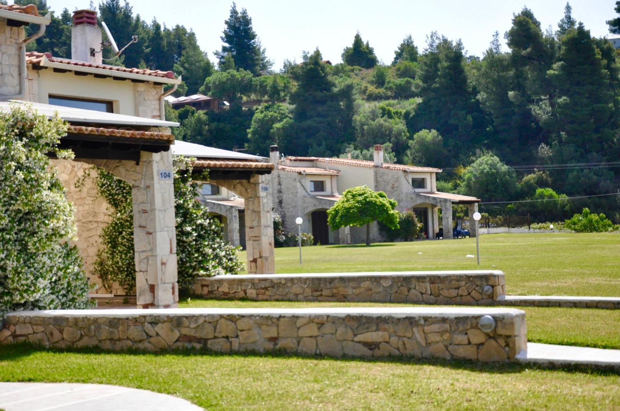 Stigmes Villas & Suites Nea Skioni Extérieur photo